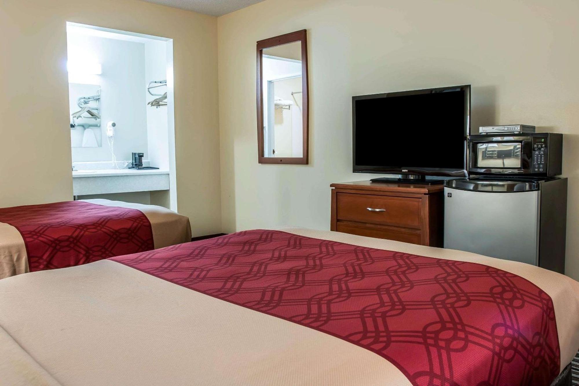 Lodge Econo *