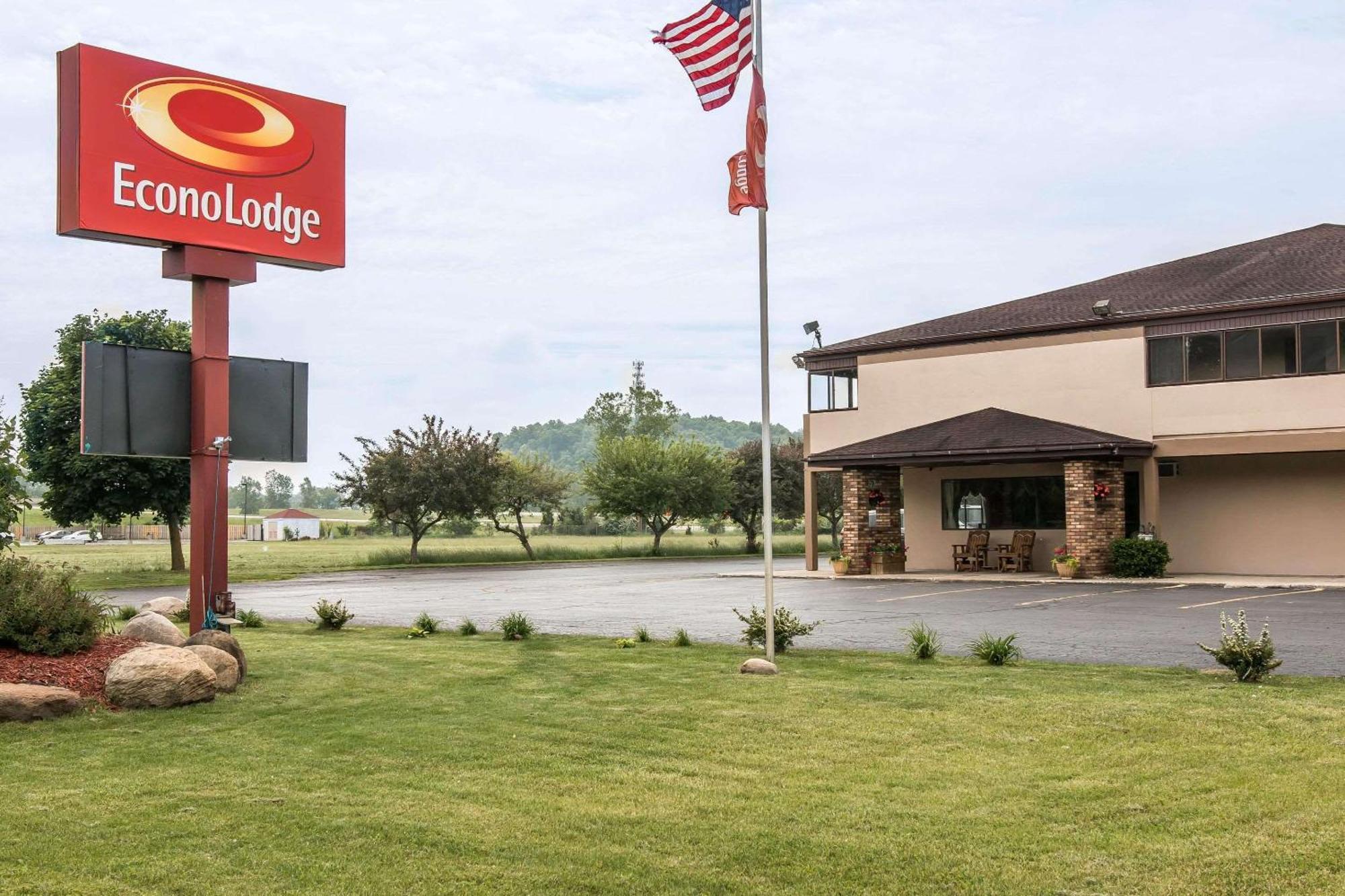 Econo Lodge *